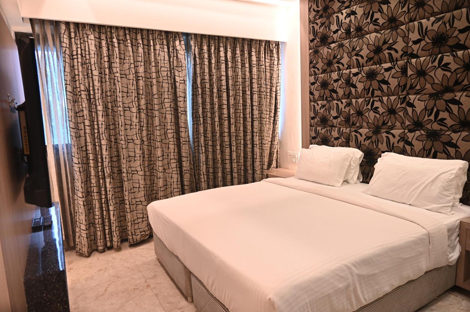 Kumar Resort By Turtle, Лонавала Екстериор снимка