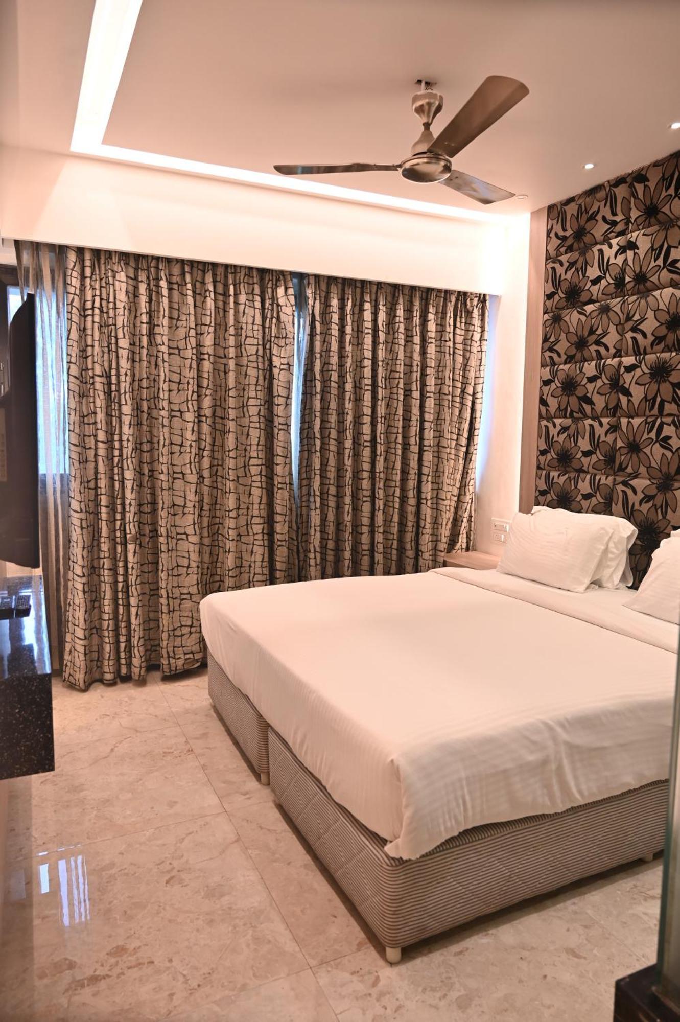 Kumar Resort By Turtle, Лонавала Екстериор снимка